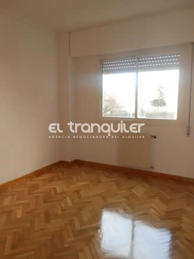 Dormitori de Pis en venda en Madrid amb Aire condicionat, Parquet i Piscina