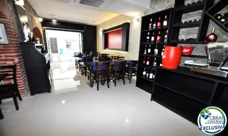 Business premises for sale in Carrer Joan Badosa 24 Bajos 24, imagen 9