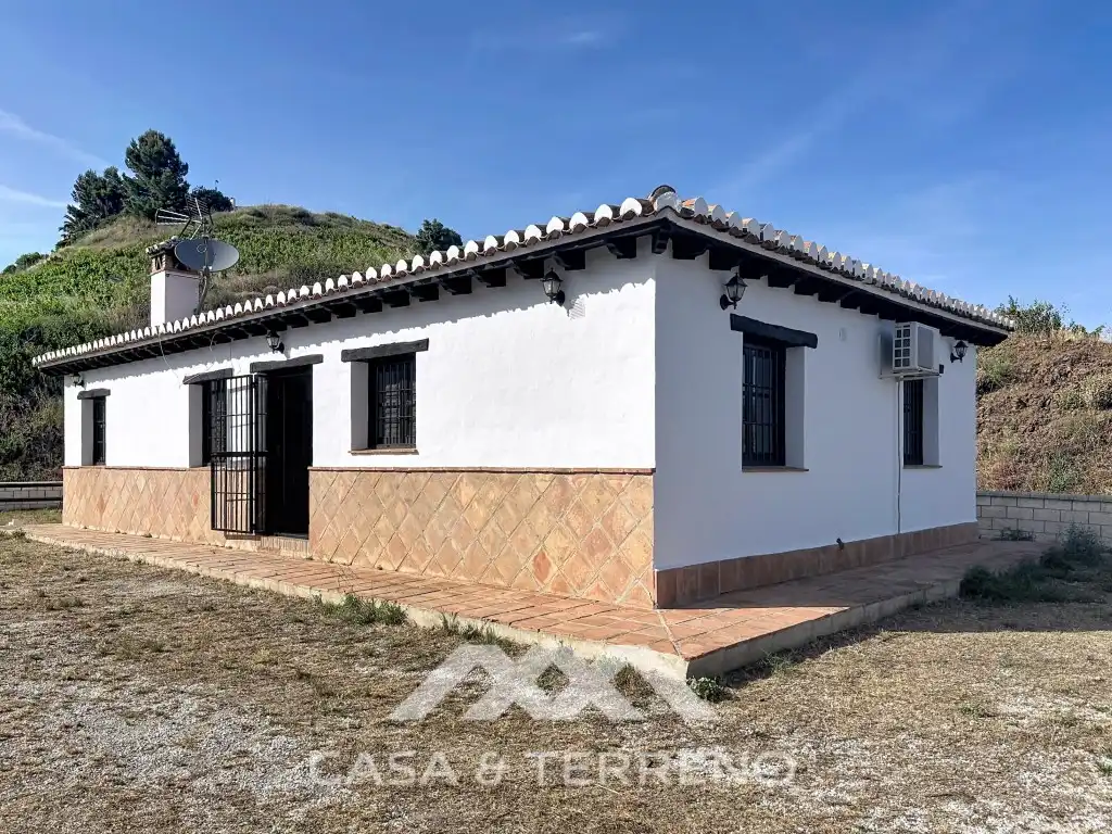 Vista exterior de Casa o xalet de lloguer en Almáchar amb Aire condicionat, Terrassa i Rentadora