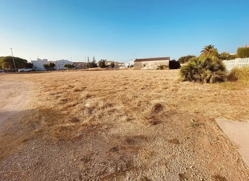 Terreny industrial en venda en Dénia