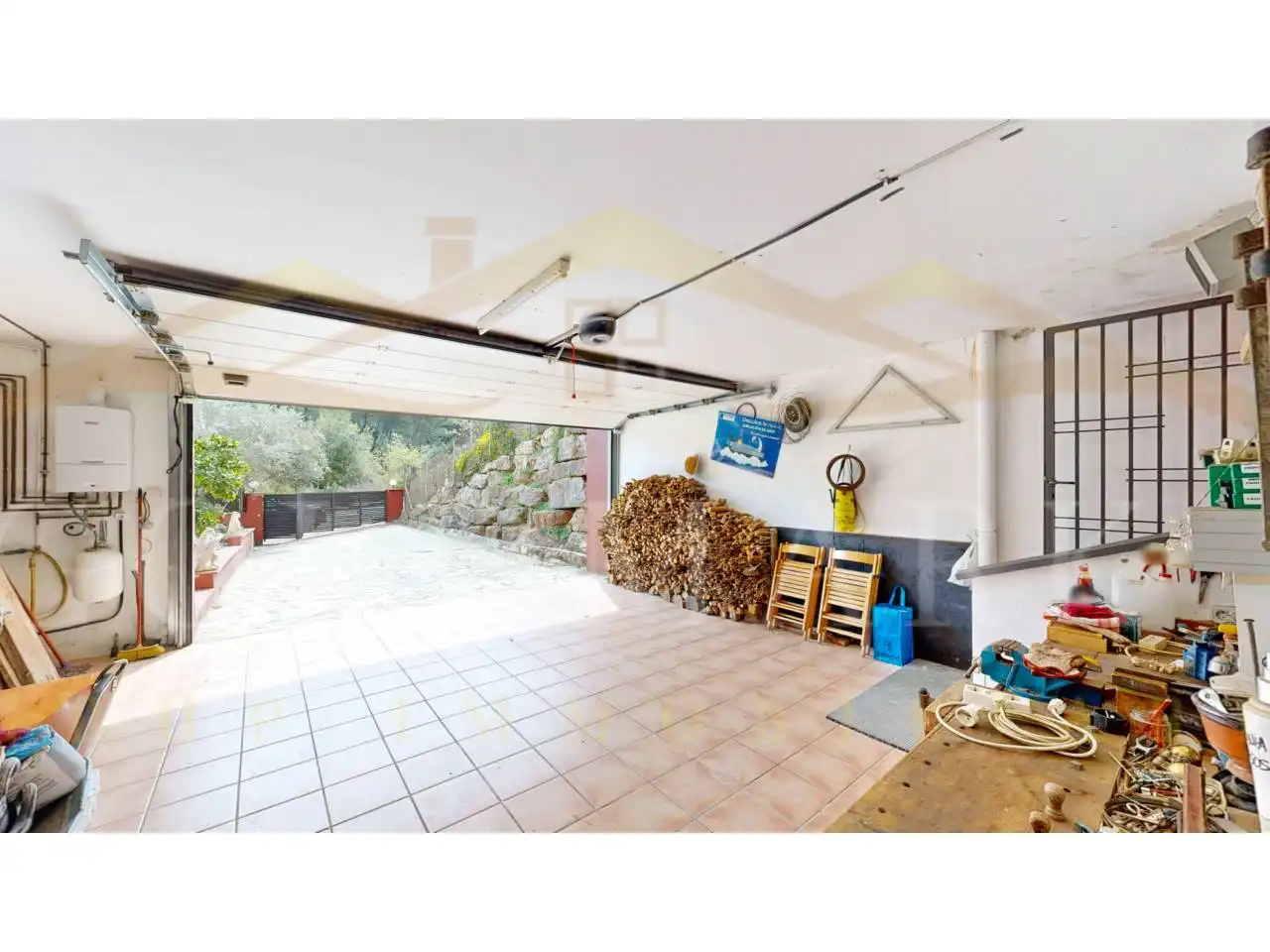 Vista exterior de Casa o xalet en venda en Corbera de Llobregat amb Aire condicionat, Calefacció i Jardí privat