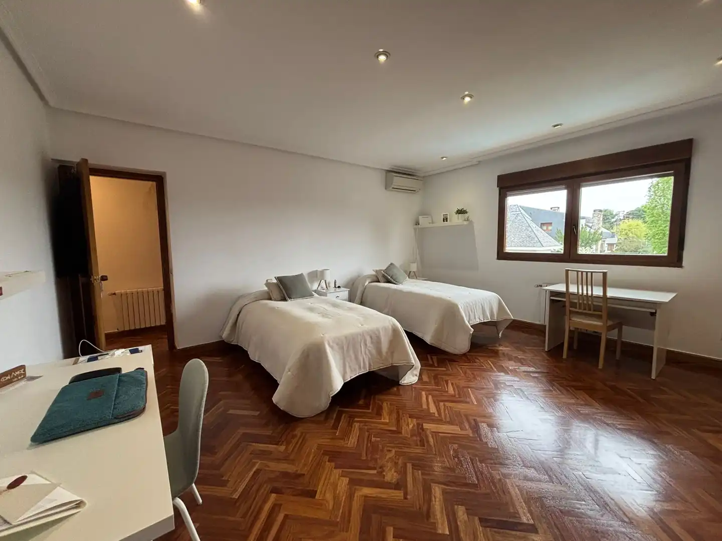 Dormitori de Casa o xalet en venda en Pozuelo de Alarcón amb Aire condicionat, Calefacció i Jardí privat