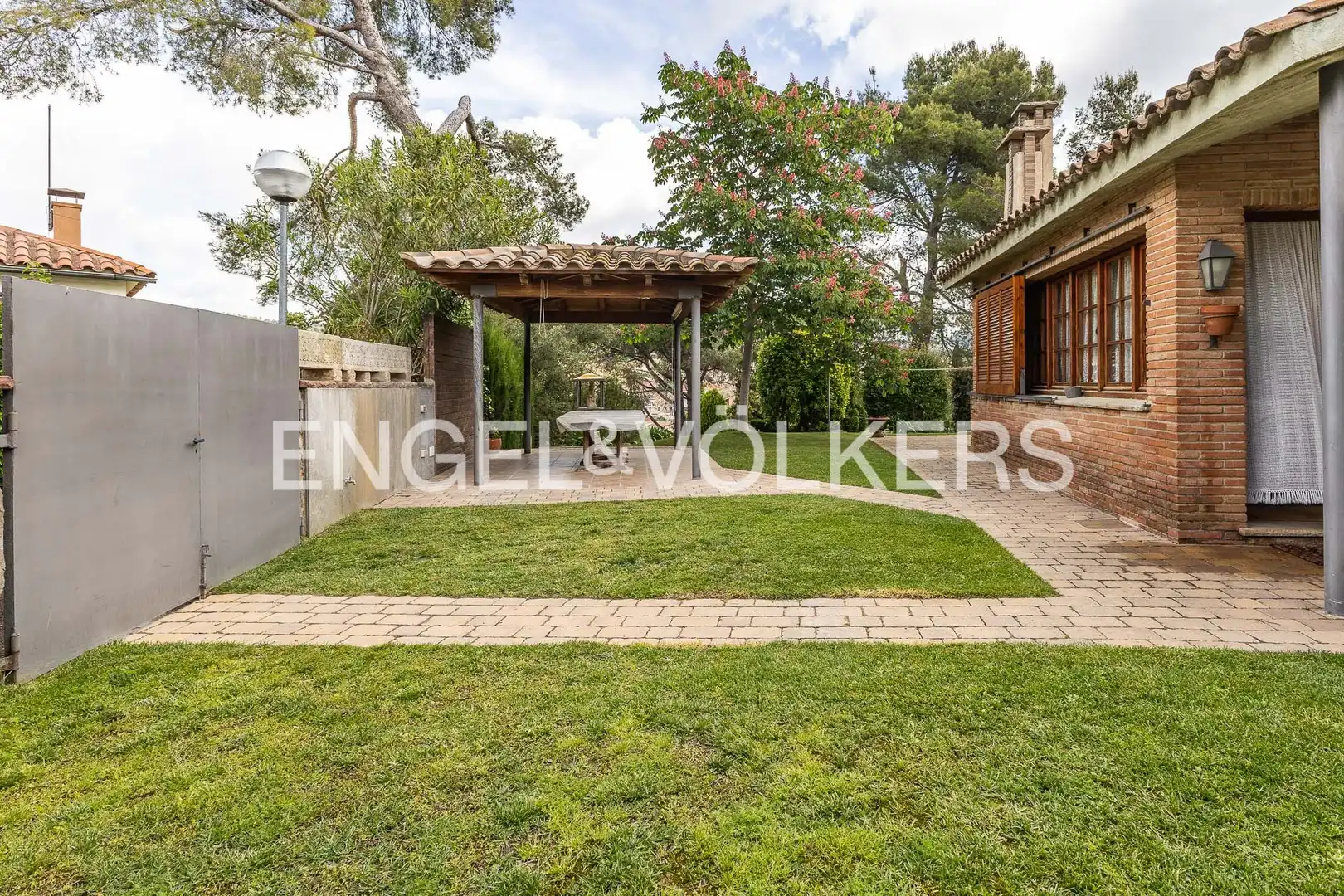 Terrassa de Casa o xalet en venda en Sant Feliu de Codines amb Aire condicionat, Calefacció i Jardí privat