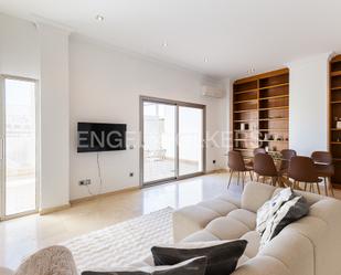 Sala d'estar de Apartament de lloguer en  Valencia Capital amb Aire condicionat, Calefacció i Terrassa