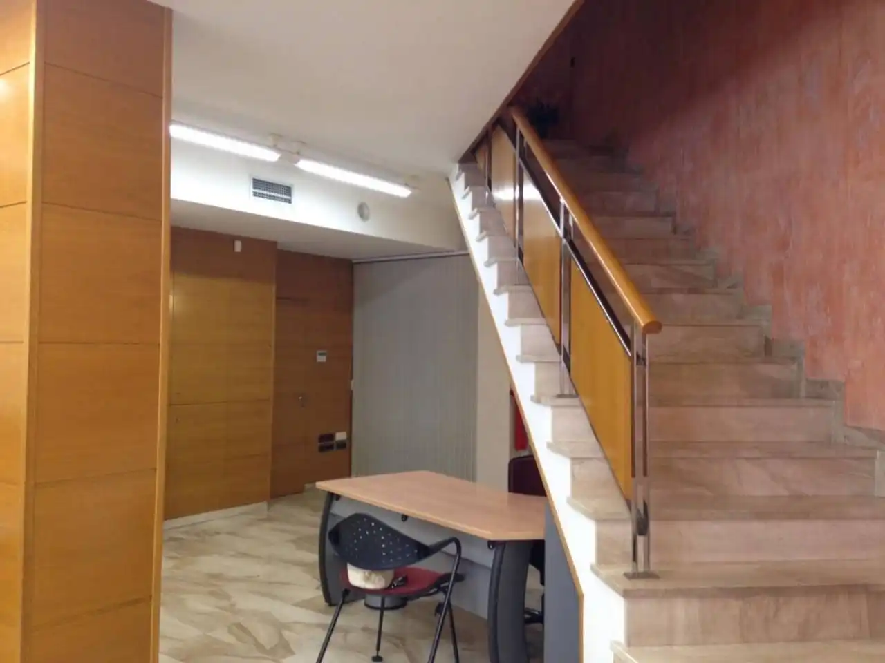 Office space for sale in Calle Princep de Viana, imagen 2