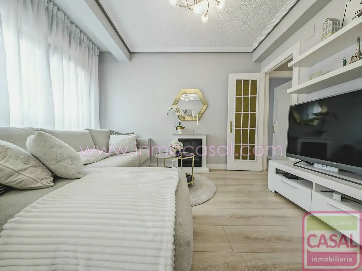 Wohnzimmer von Wohnung zum Verkauf in Oviedo  mit Heizung und Möbliert