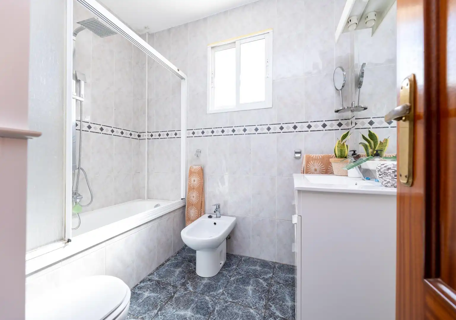 Baño de Casa o chalet en venta en Peligros con Trastero y Piscina