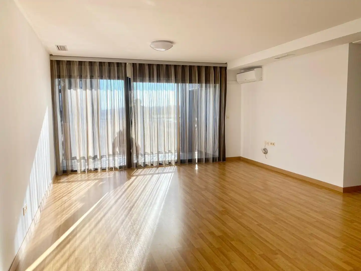 Sala de estar de Piso en venta en Crevillent con Aire acondicionado, Balcón y Piscina comunitaria