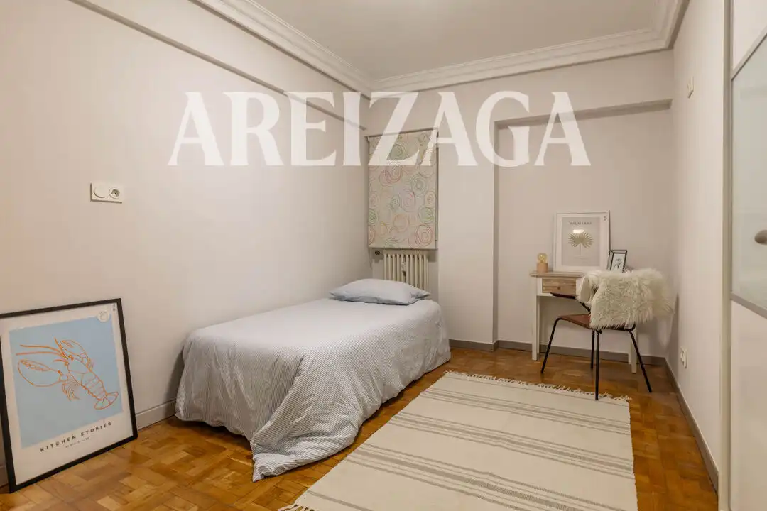 Habitación de Piso en venta en Donostia - San Sebastián  con Calefacción, Terraza y Balcón