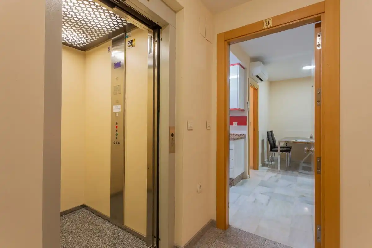 Wohnung zur Miete in Granada mit Klimaanlage, Heizung und Möbliert