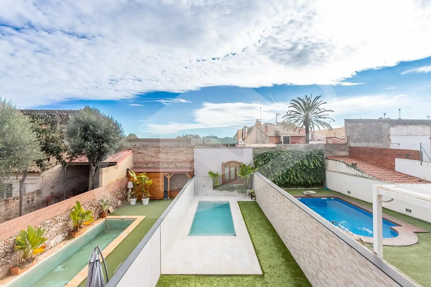Swimming pool of Houses for sale in Sabadell  with Heating, Private garden and Parquet flooring