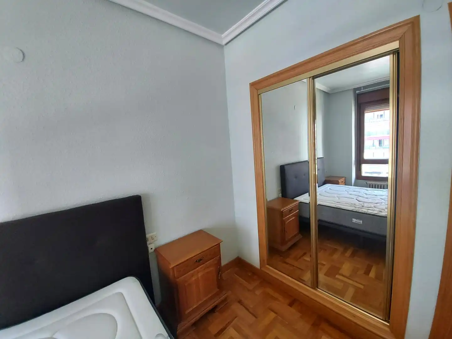 Dormitori de Pis en venda en  Logroño amb Calefacció, Parquet i Terrassa