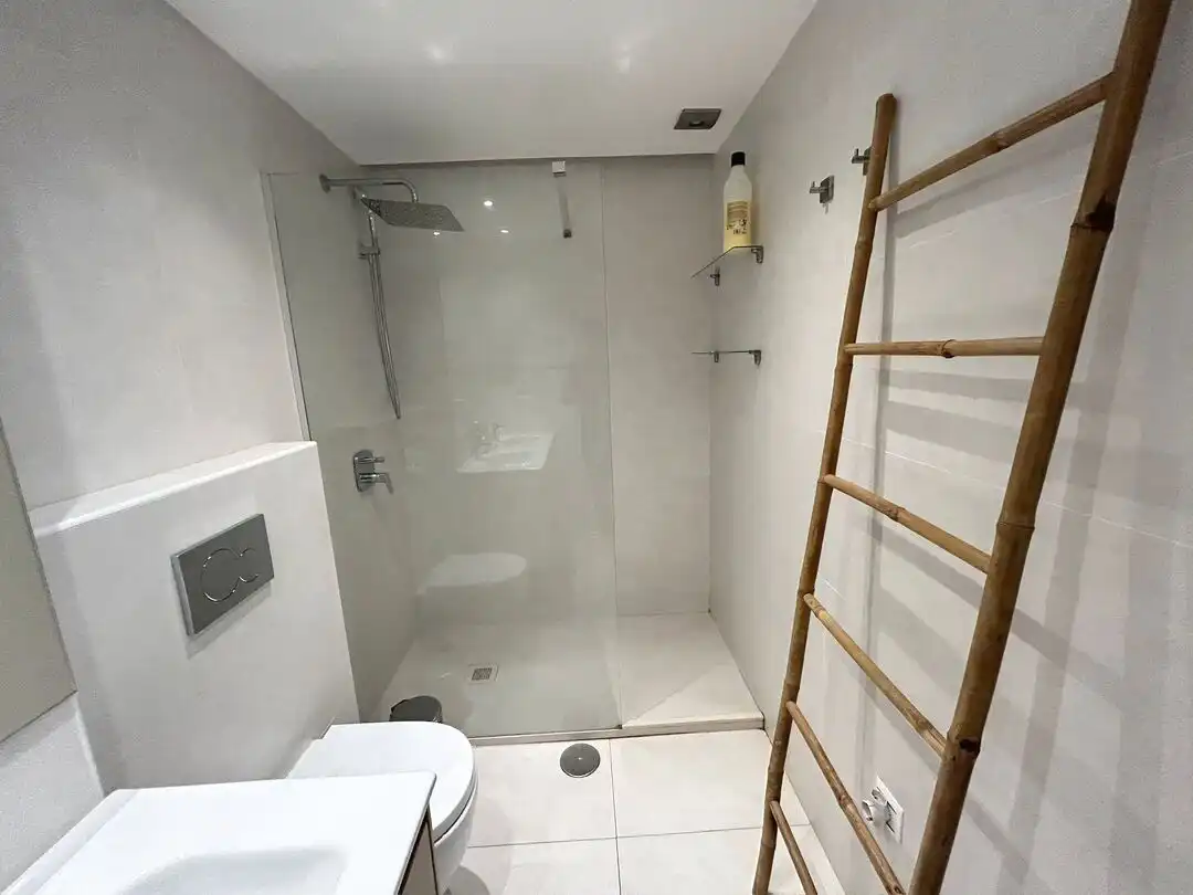 Baño de Dúplex en venta en Marbella con Aire acondicionado, Calefacción y Jardín privado