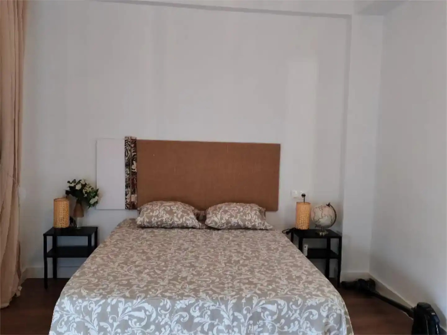 Dormitori de Pis en venda en Camas amb Aire condicionat, Parquet i Moblat