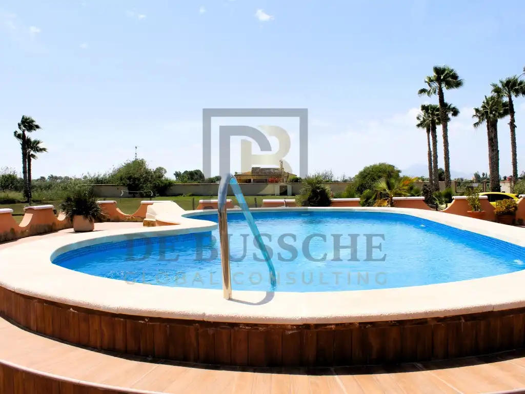 Piscina de Casa o xalet en venda en Dolores
