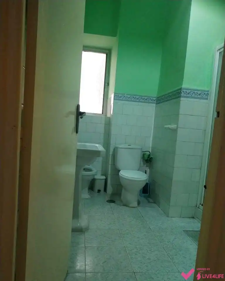 Baño de Planta baja de alquiler en Granada con Amueblado