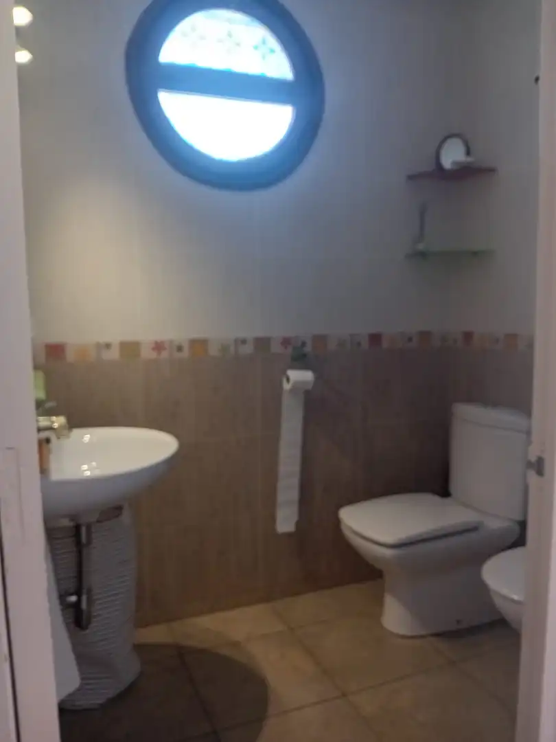 Badezimmer von Einfamilien-Reihenhaus zum Verkauf in L'Ametlla de Mar  mit Klimaanlage, Terrasse und Schwimmbad