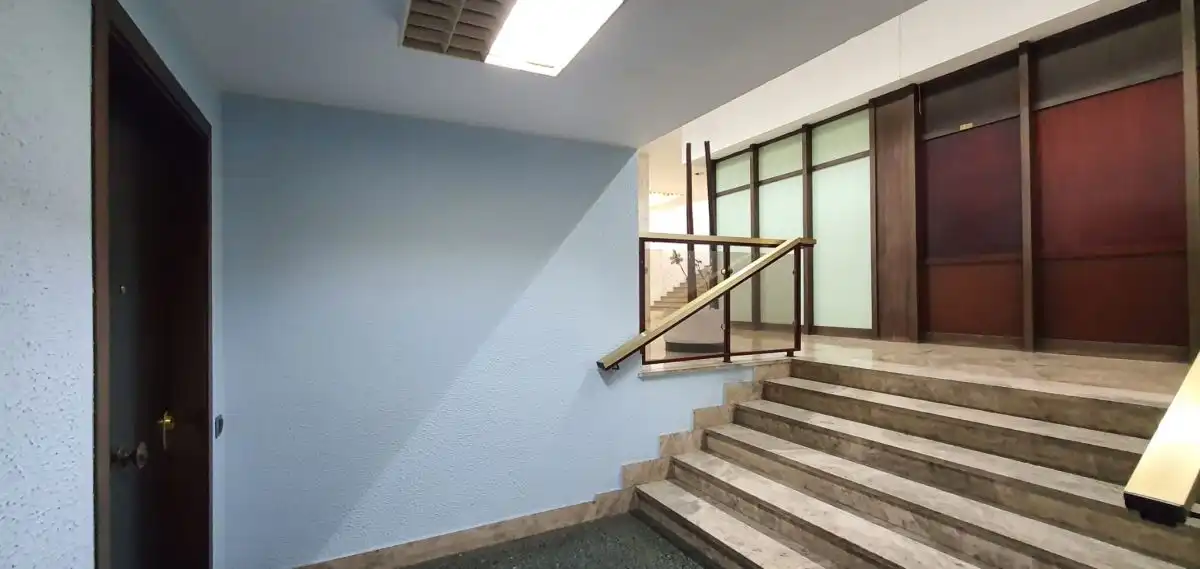 Büro zum Verkauf in Tarragona mit Klimaanlage, Heizung und Terrasse