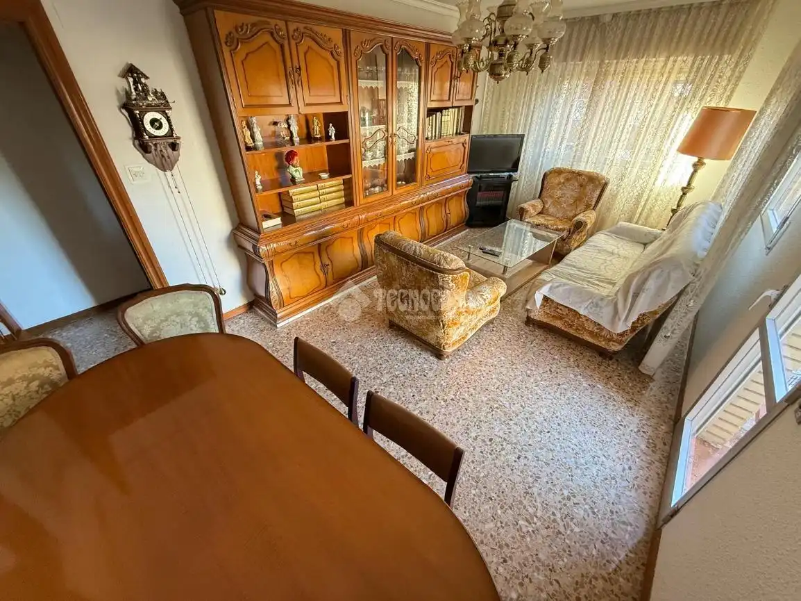 Sala de estar de Piso en venta en Zaragoza con Calefacción y Balcón