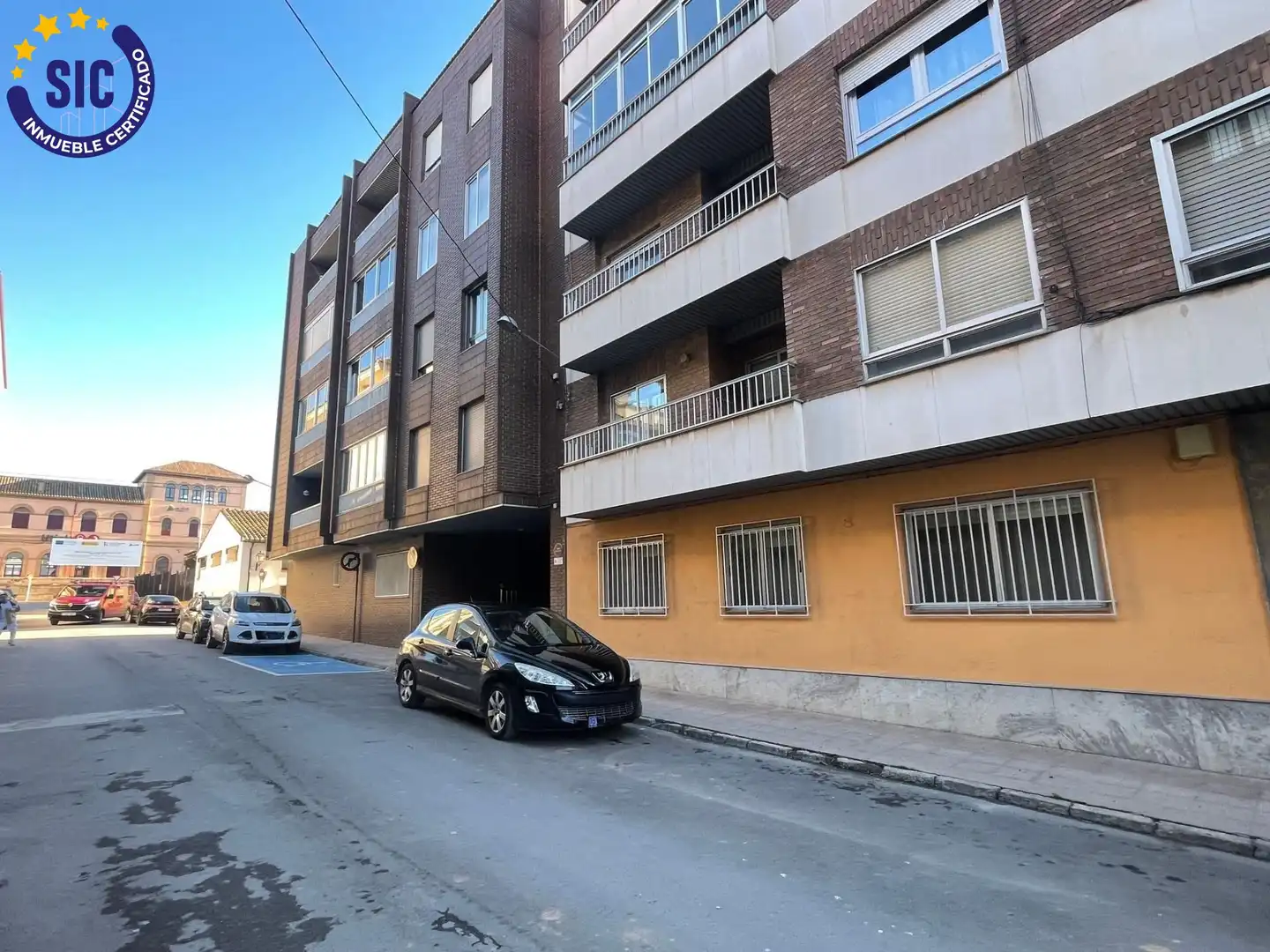 Vista exterior de Pis en venda en Utiel amb Aire condicionat, Calefacció i Balcó