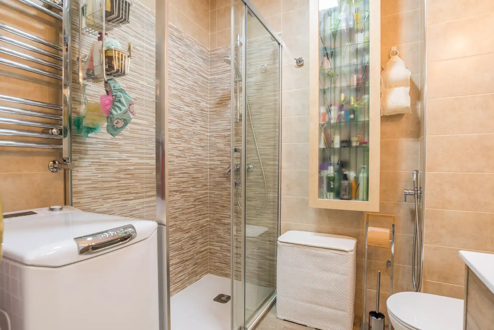 Baño de Piso en venta en Madrid con Aire acondicionado, Calefacción y Piscina comunitaria