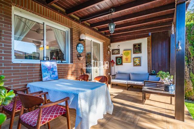 Casa adosada en Venta en Mas Camarena