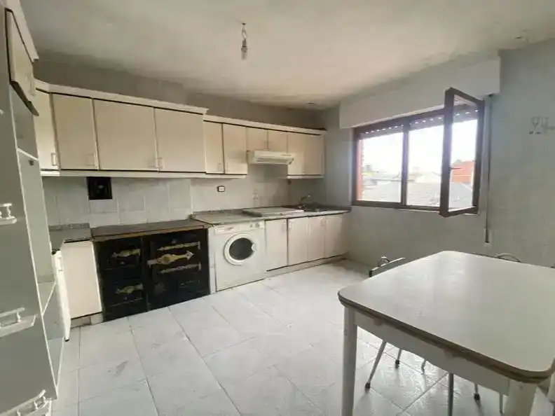 Cuina de Pis en venda en Toral de los Vados amb Balcó