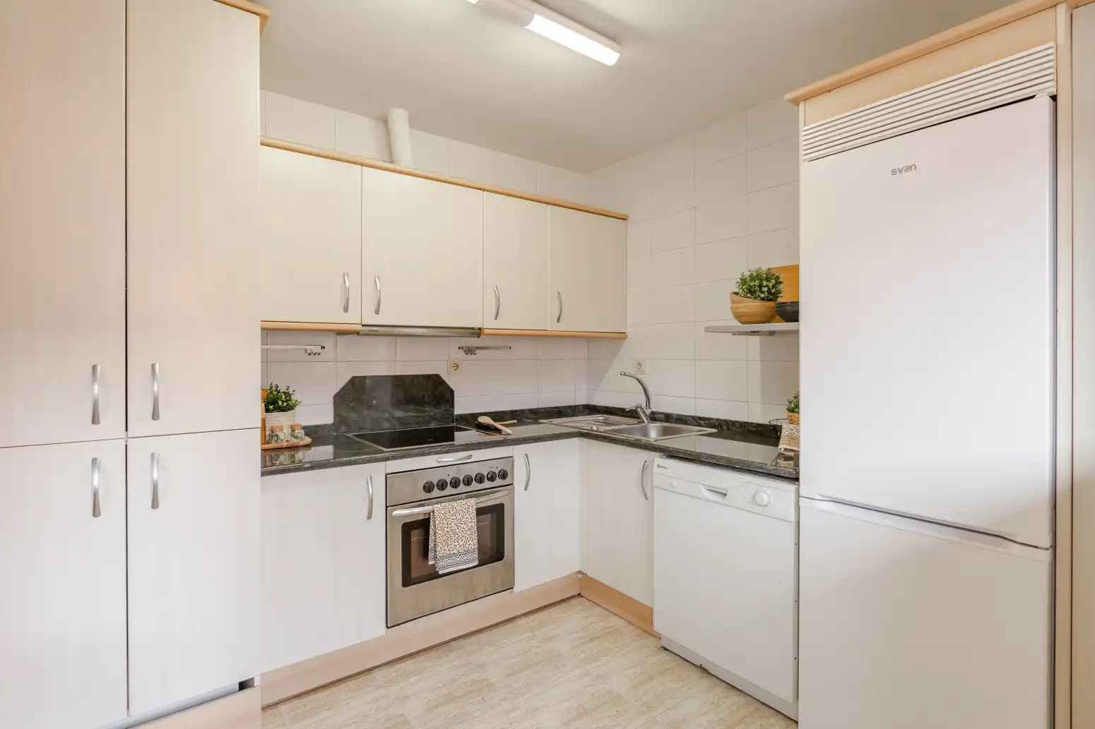 Kitchen of Flat for sale in  Pamplona / Iruña  with Heating, Terrace and Storage room