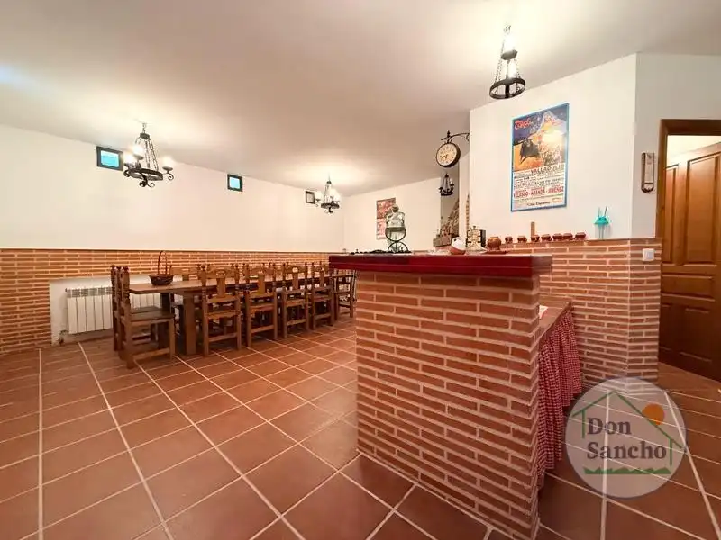 Casa o xalet en venda en Viana de Cega amb Calefacció, Terrassa i Traster