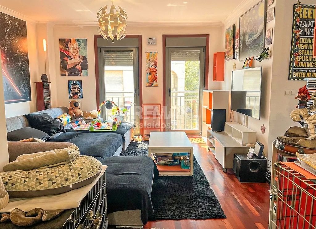 Sala de estar de Piso en venta en Vigo  con Calefacción, Parquet y Trastero