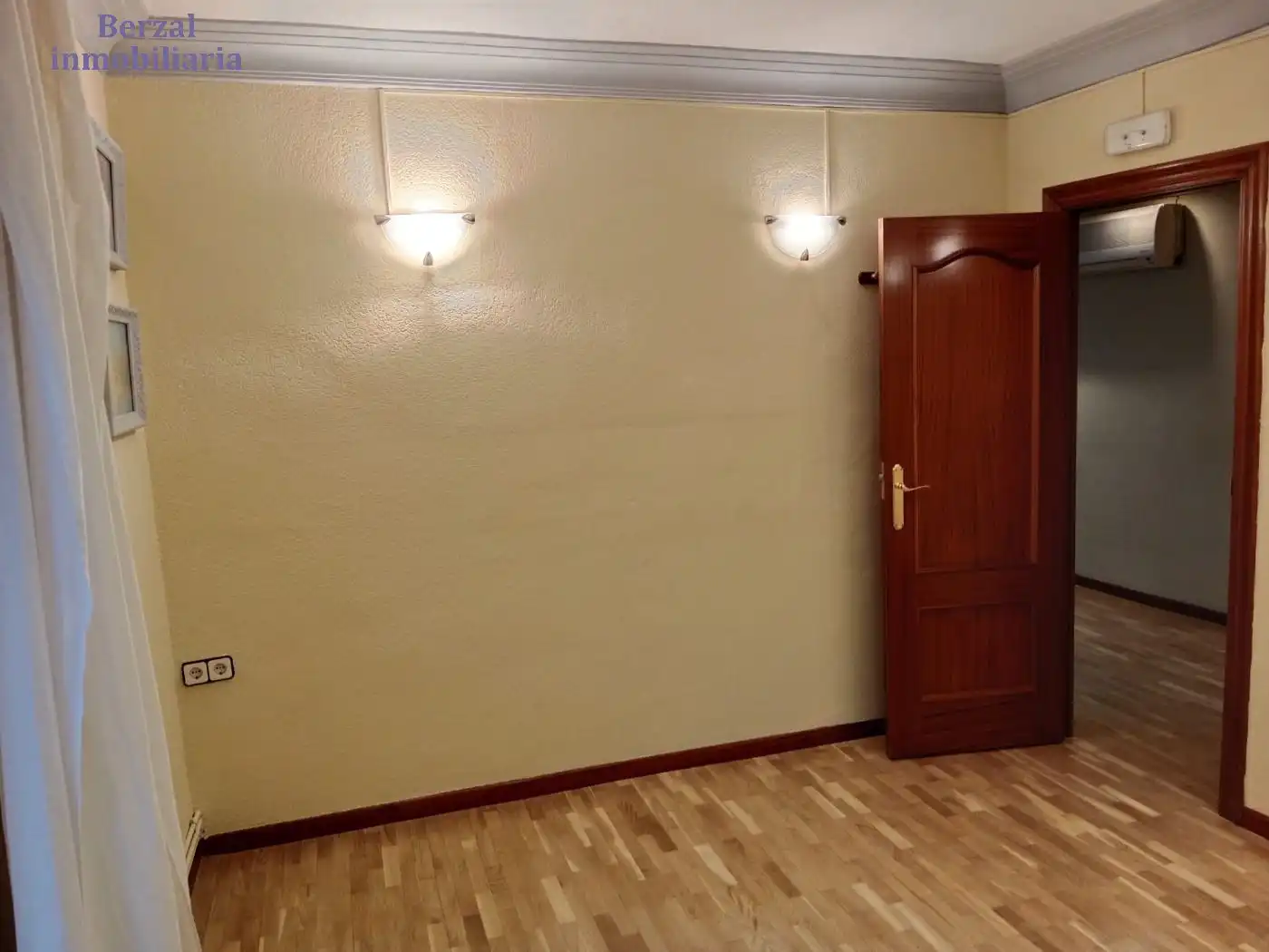 Bedroom of Office for rent in  Logroño  with Air Conditioner, Heating and Furnished