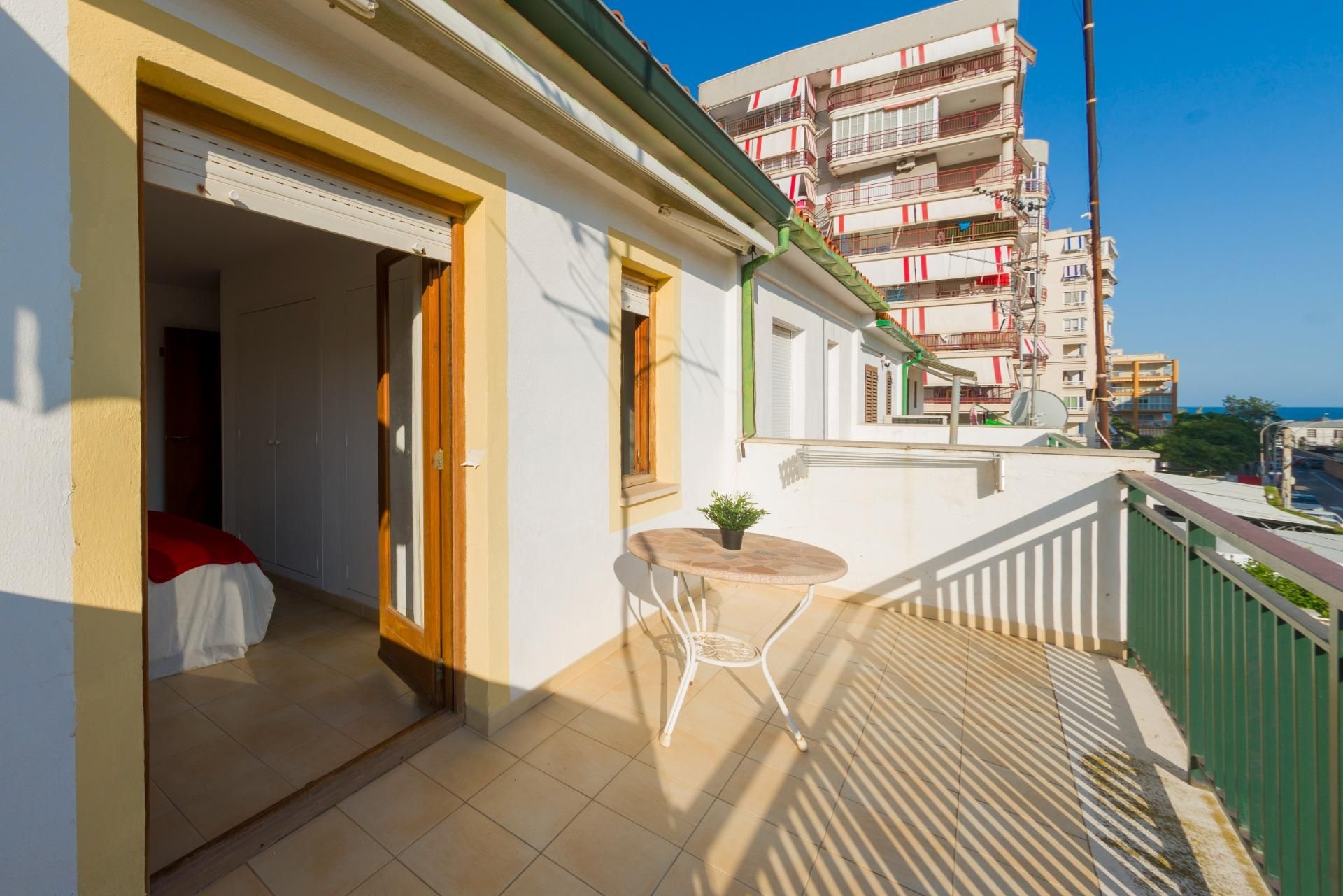 Dormitori de Casa adosada en venda en Benicasim / Benicàssim amb Calefacció, Jardí privat i Terrassa