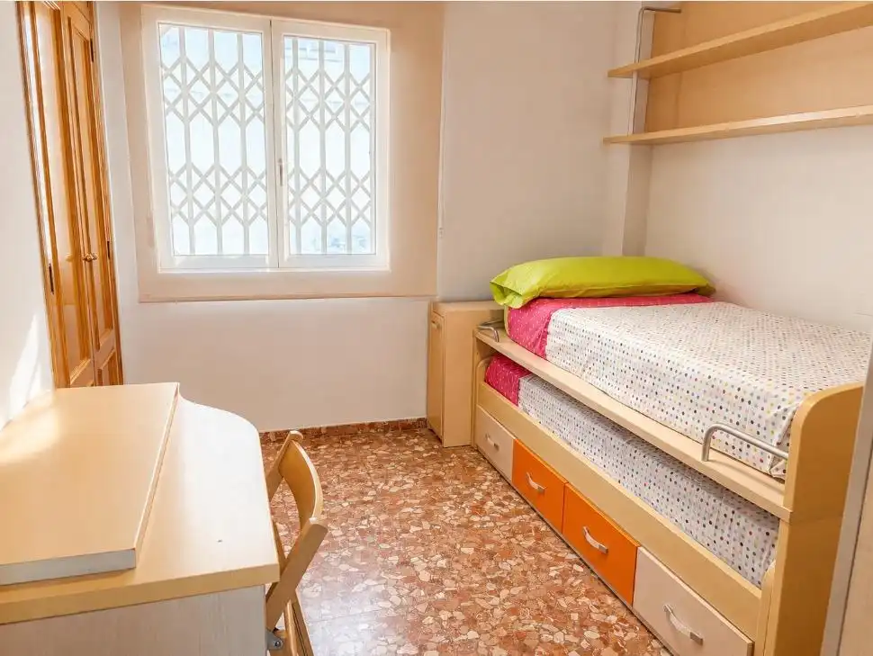 Habitación de Piso de alquiler en Oliva con Calefacción, Terraza y Amueblado
