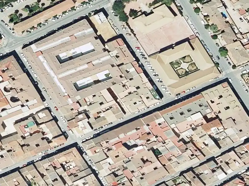 Casa en venda a CL. LAURÍA 37B 1 3ª Planta 00008