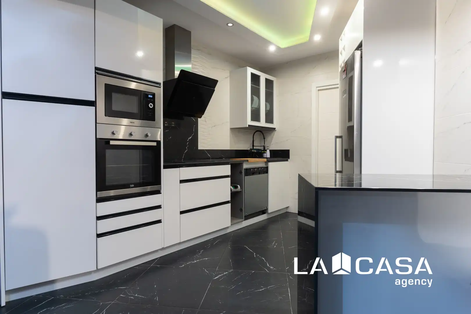 Cocina de Casa o chalet en venta en Dos Hermanas con Aire acondicionado, Terraza y Trastero