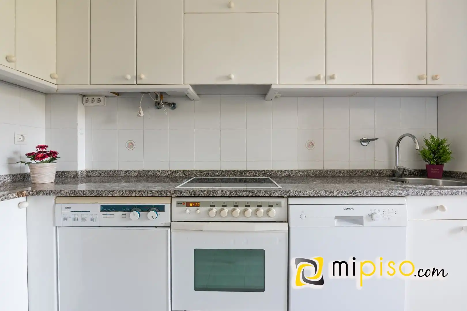 Cocina de Piso en venta en Arnuero con Calefacción, Terraza y Amueblado