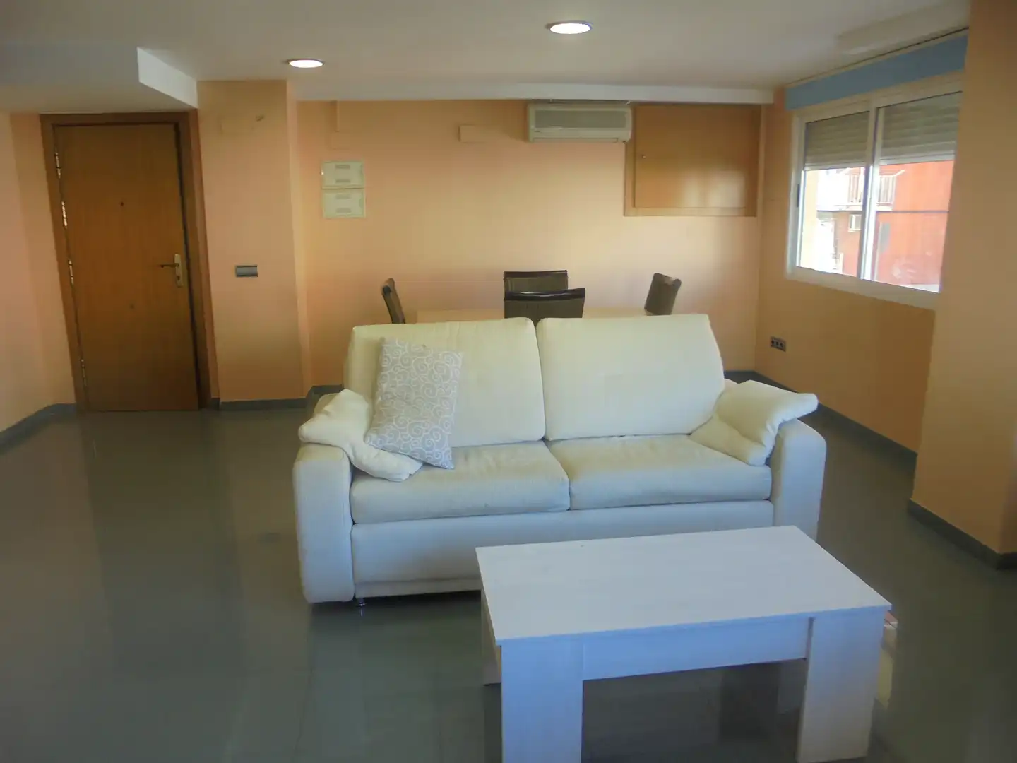 Sala d'estar de Oficina en venda en Castellón de la Plana / Castelló de la Plana amb Aire condicionat i Moblat