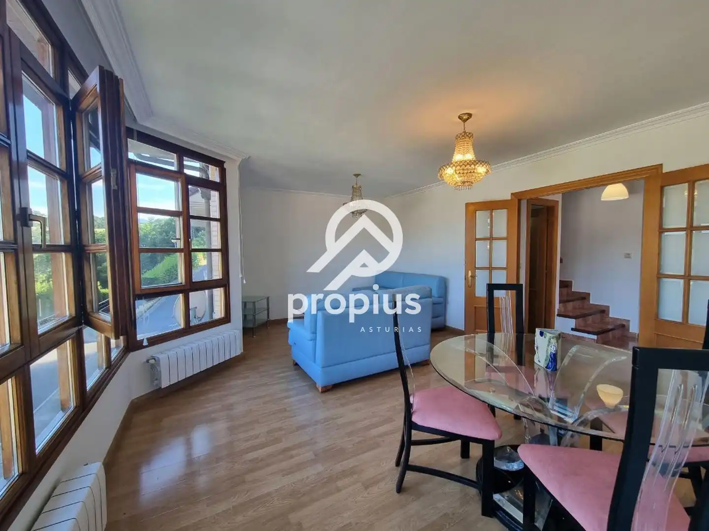 Sala de estar de Casa adosada en venta en Piloña con Calefacción, Jardín privado y Parquet