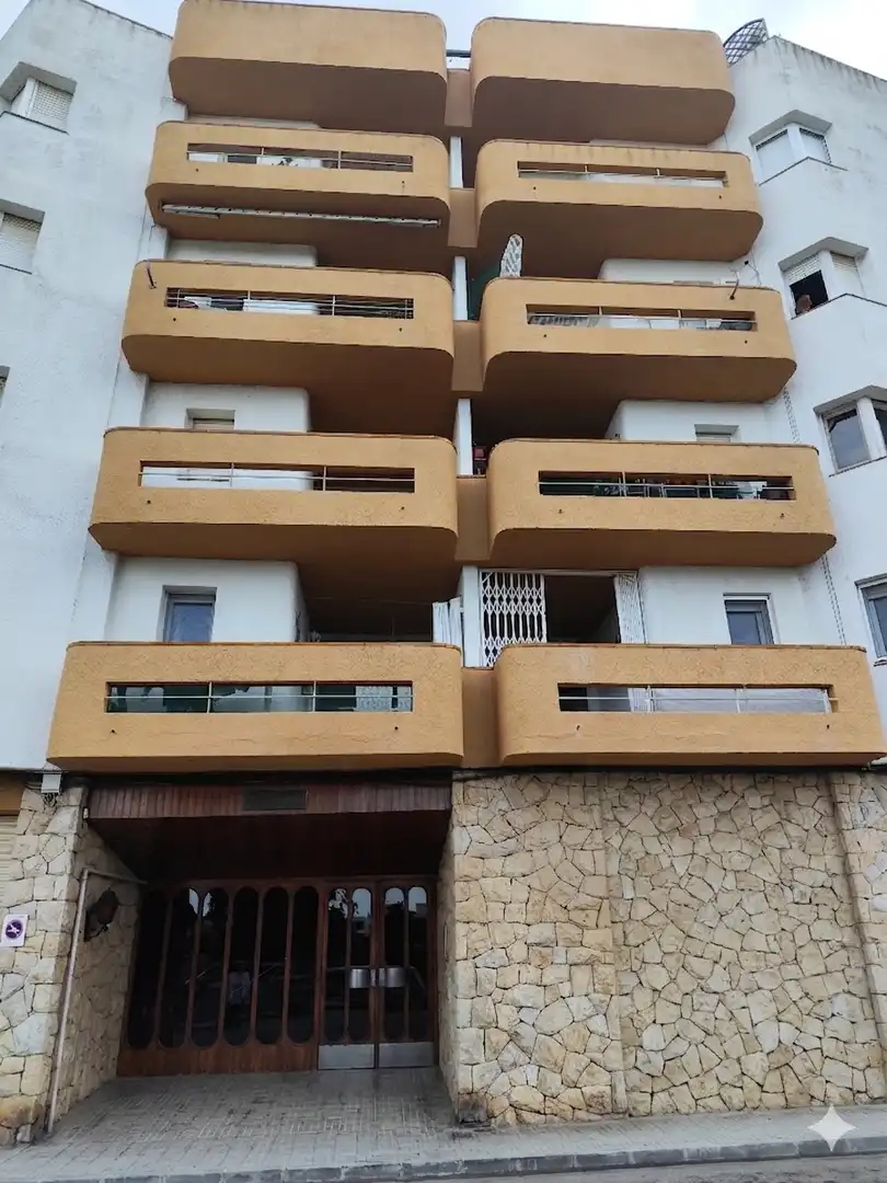 Vista exterior de Pis en venda en L'Ampolla amb Aire condicionat, Terrassa i Moblat