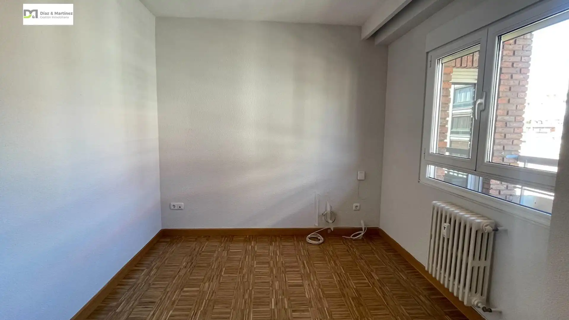 Habitación de Piso en venta en León Capital  con Calefacción, Parquet y Terraza