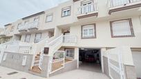 Vista exterior de Casa o xalet en venda en Roquetas de Mar amb Aire condicionat, Calefacció i Terrassa