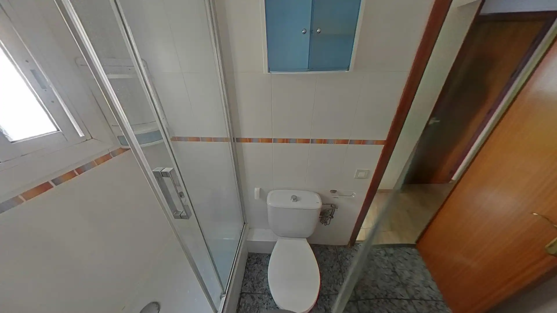 Bany de Pis en venda en Badalona amb Balcó