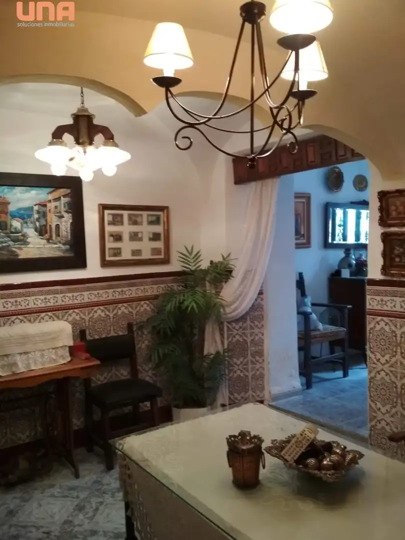 Houses for sale in Calle de Cristóbal Colón, El Viso