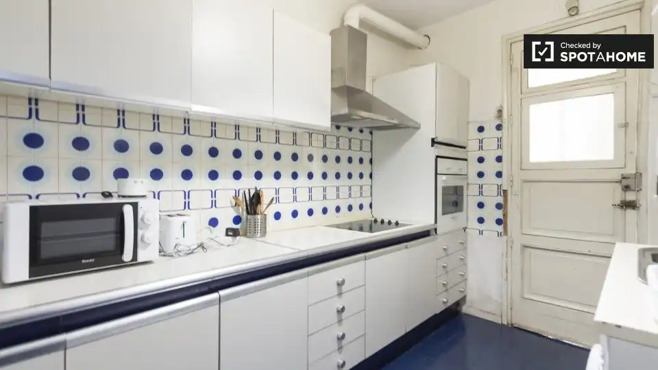 Kitchen of Flat for rent in Madrid  with Air Conditioner, Heating and Furnished
