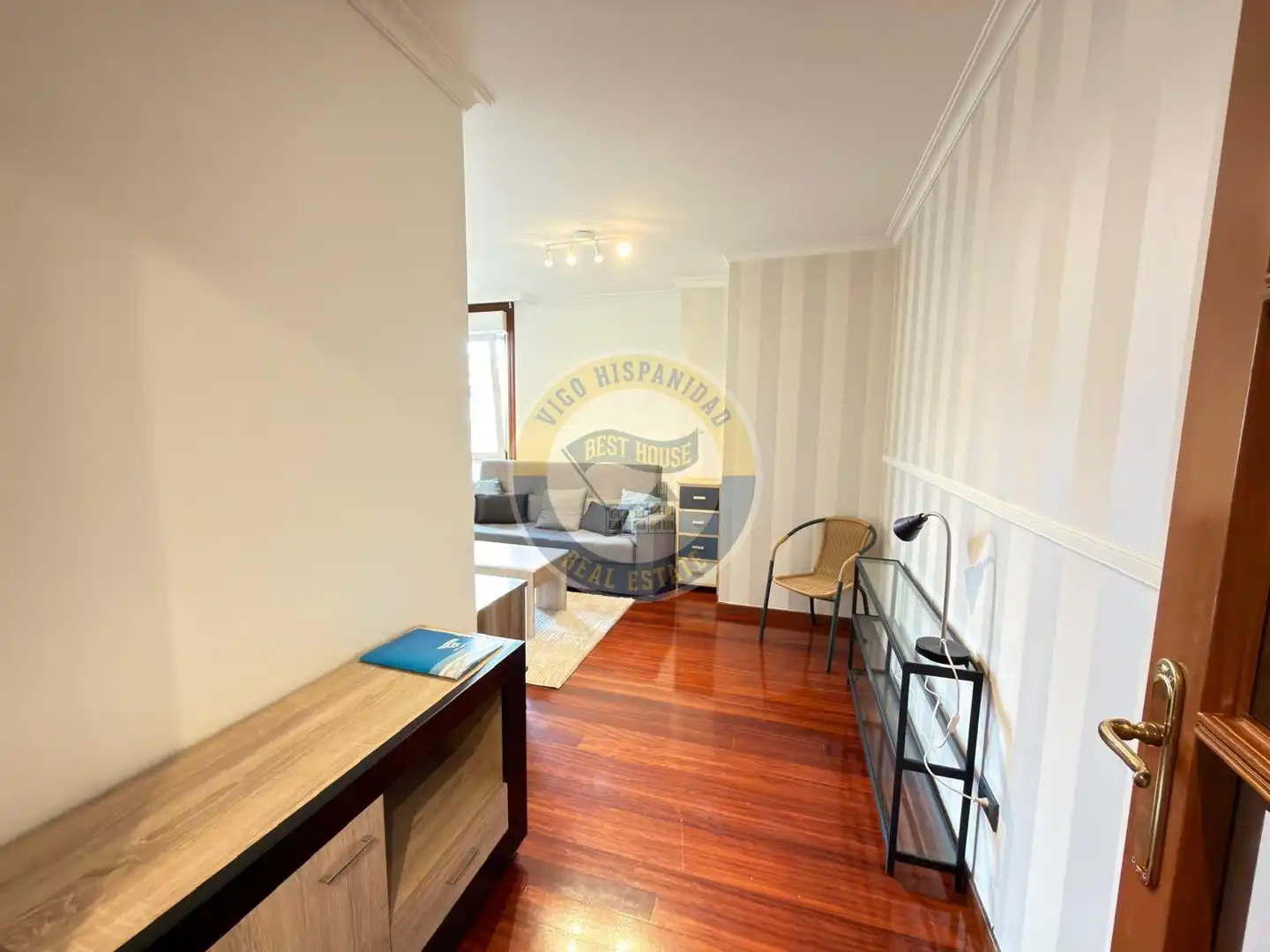 Apartments for rent in Calle ROSALIA DE CASTRO, Centro - Areal