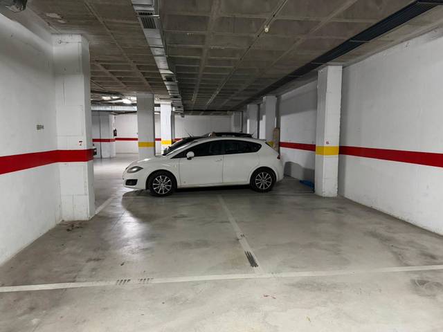 Garaje en Venta en Carrer Jaime Gómez Orts en Ciutat Universitària