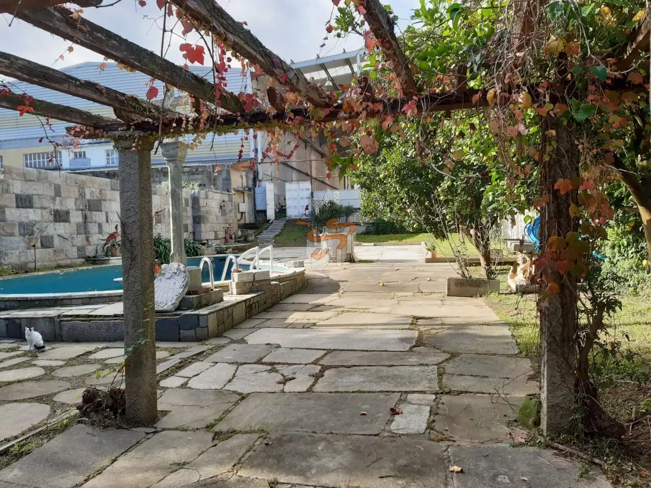 Industrial building for sale in Piñeiros- Freixeiro