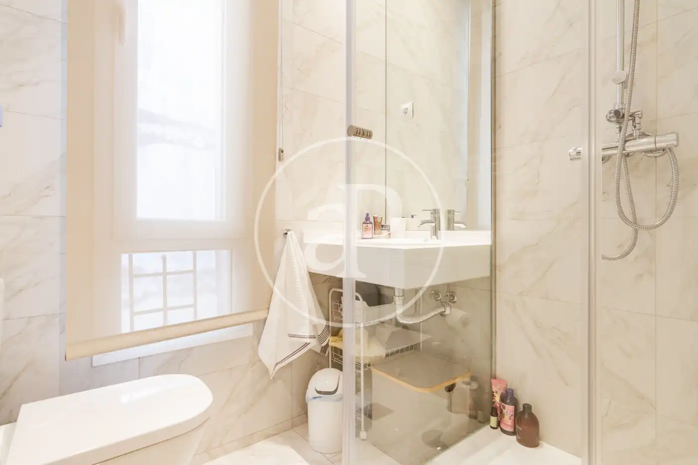 Bathroom of Flat for sale in Barrio de Salamanca