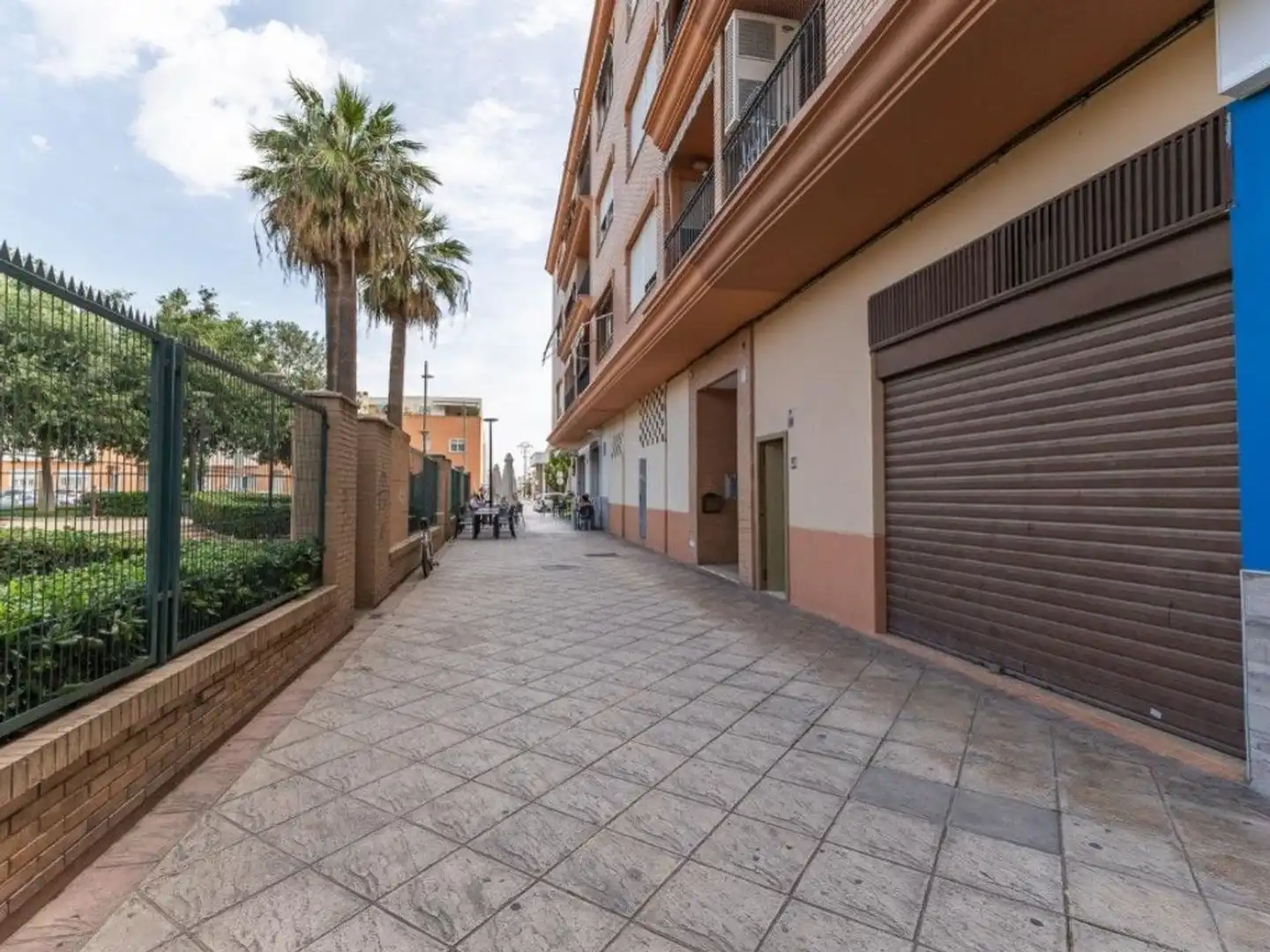 Vista exterior de Local en venta en Tavernes Blanques con Aire acondicionado
