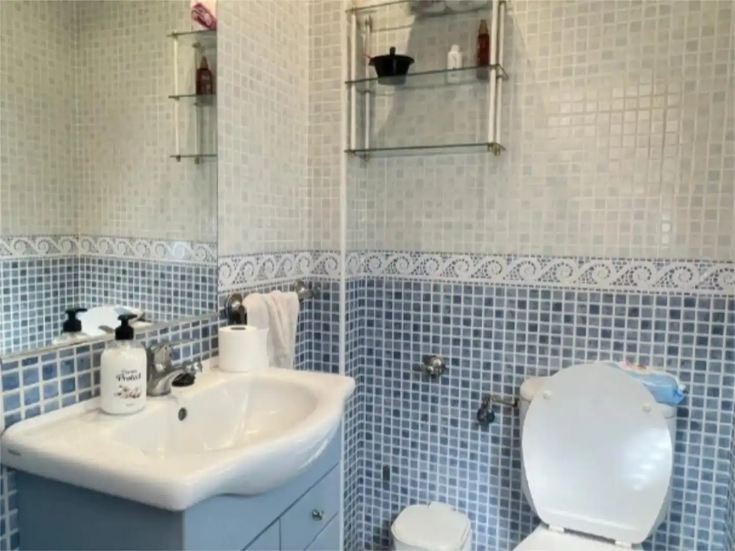 Bany de Casa o xalet en venda en Cox amb Balcó